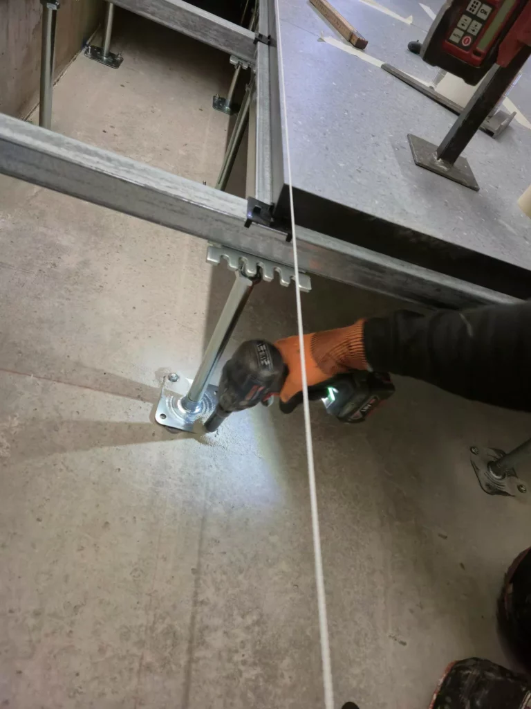 Fourniture et pose de faux plancher technique (8)