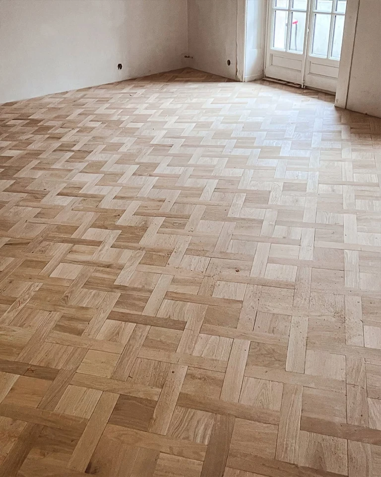 Pose de parquet en panneaux : le retour des poses spéciales